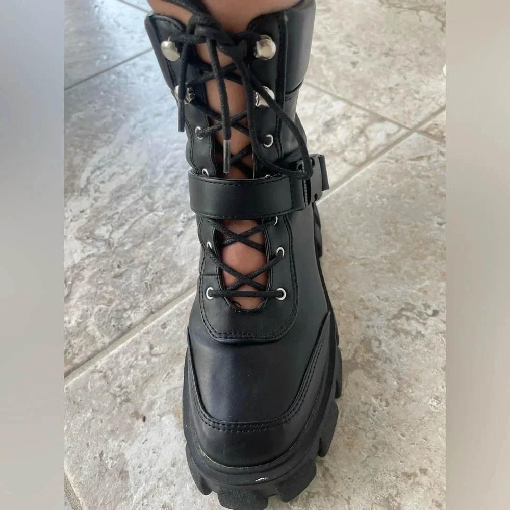 Forever 21 Buckle Chunky Platform Faux Leather lace up Booties size 6.5 - Picture 3 of 16